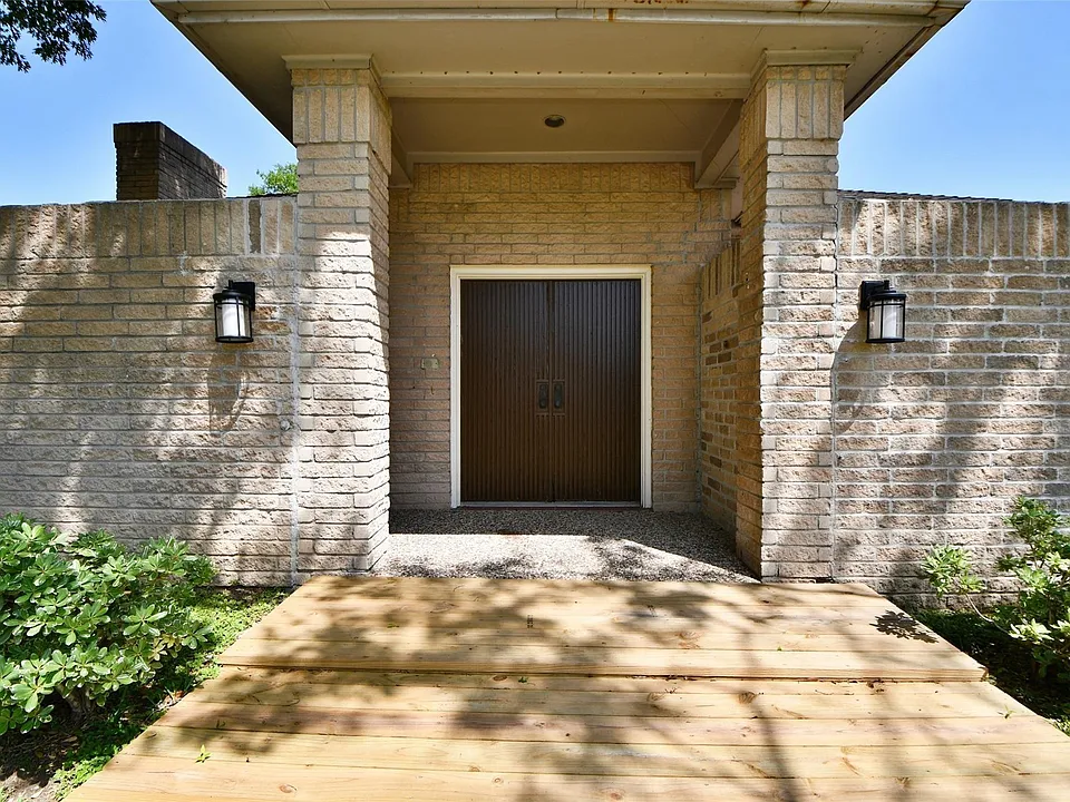 7718 Moondance Ln