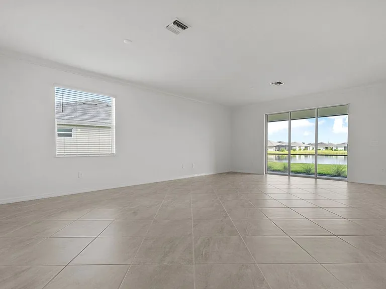4363 Lemongrass Dr — Photo 5