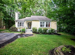 5613 Woods Walk Rd, Midlothian, VA 23112