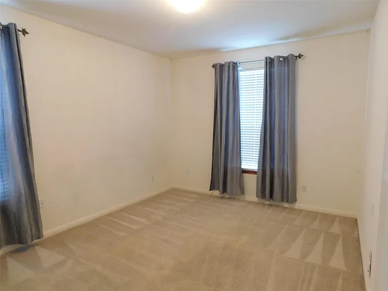 1511 Homewood Cir — Photo 16