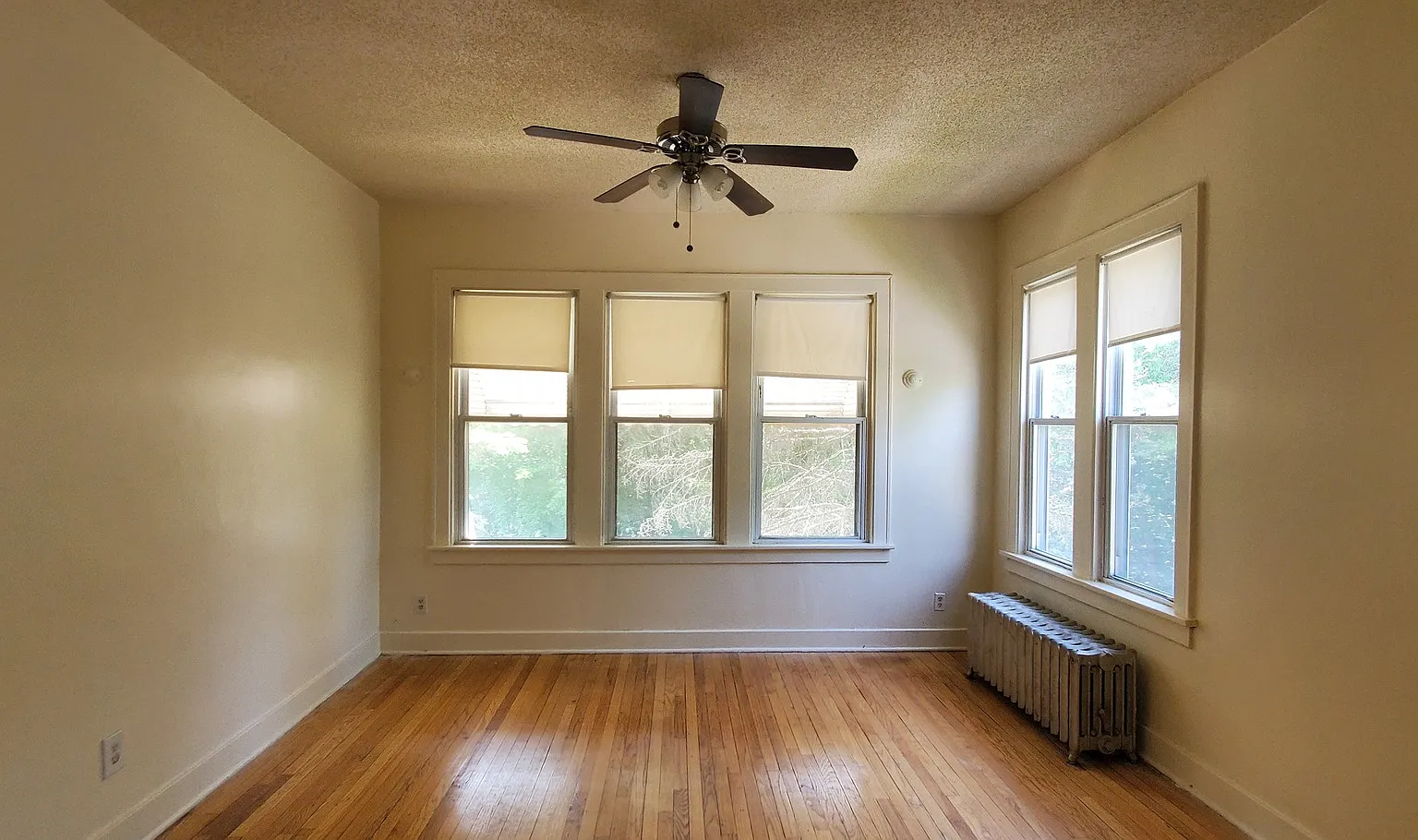 4 bed, 1200 sqft, $1,700 — Photo 2