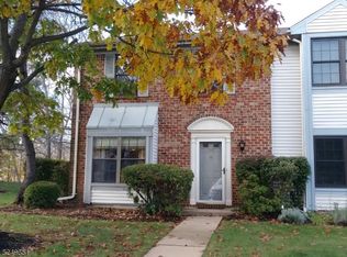 105 Pear Tree Ln #105, Franklin Park, NJ 08823