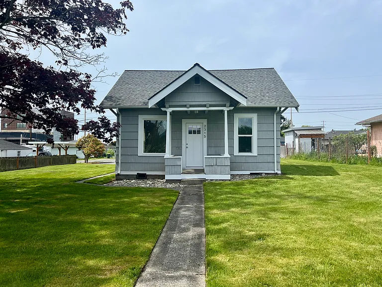 2315 Queen St — Photo 22