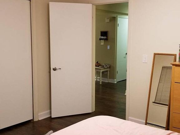 4th image of 214 S Pine Ave APT 102