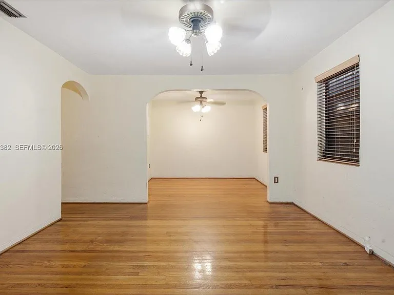 2550 Trapp Ave — Photo 3