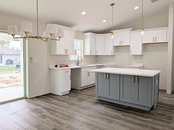 3rd image of 7217 Hemlock Loop