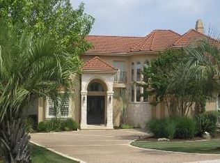 40 Tiburon Dr, The Hills, TX 78738