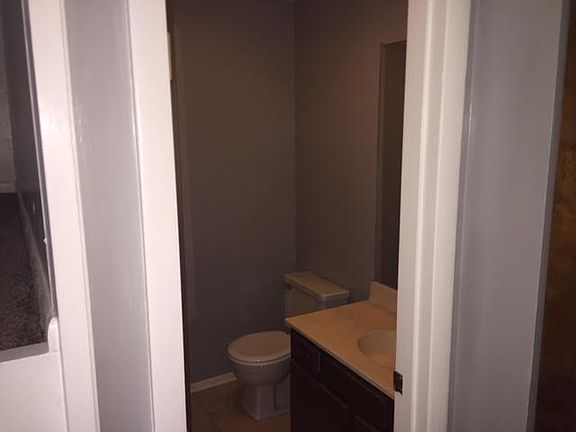 5th image of 75 Groton Dr