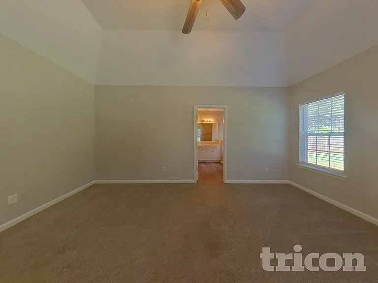 496 Birchwood Dr — Photo 9