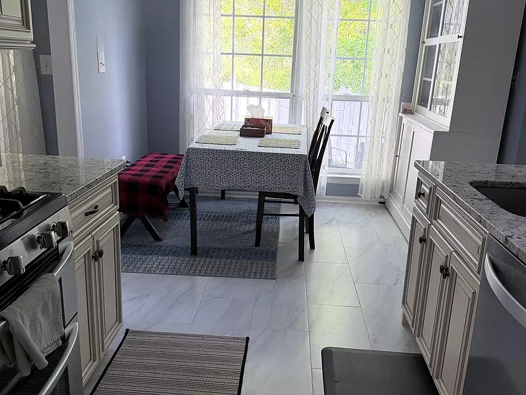 135 Marion Dr — Photo 10