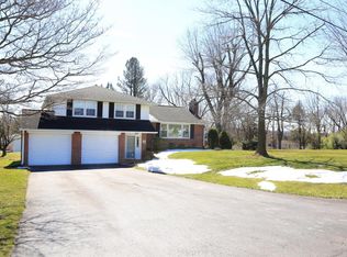 17 Pleasant View Rd, Gap, PA 17527