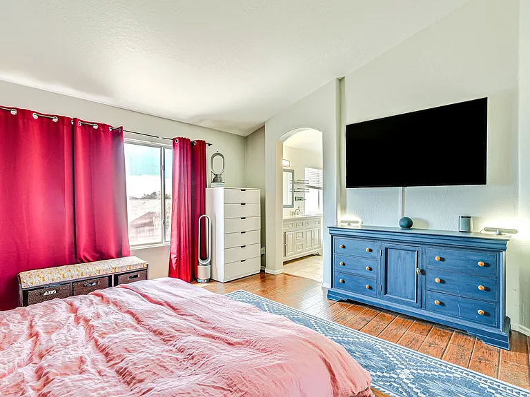 915 E Montoya Ln — Photo 14