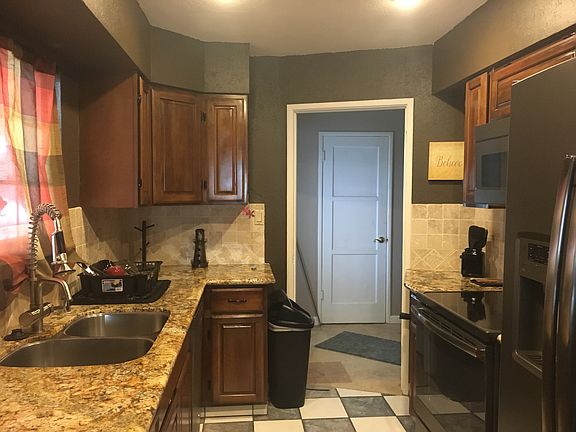 4th image of 931 Amberwood Rd