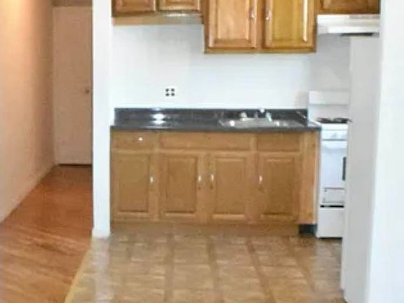 4th image of 476 Clinton Ave APT 3G