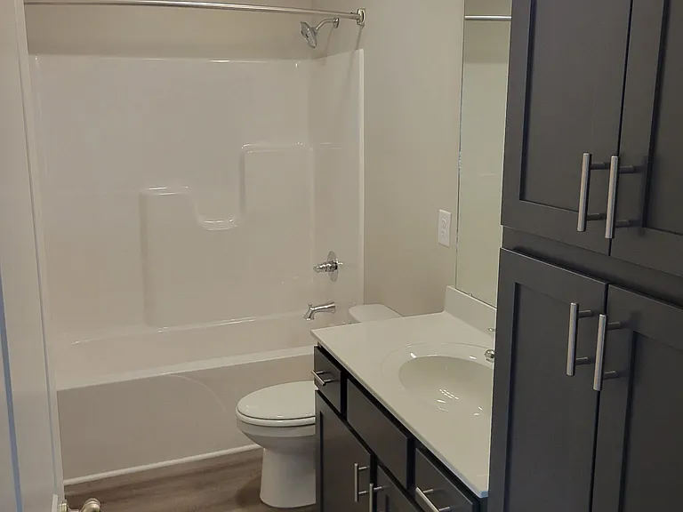 2142 Golda Ave — Photo 4
