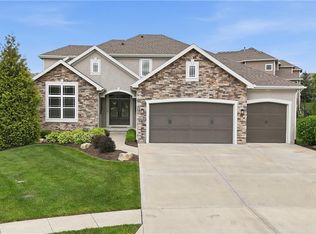 10702 W 171st Ter, Overland Park, KS 66221