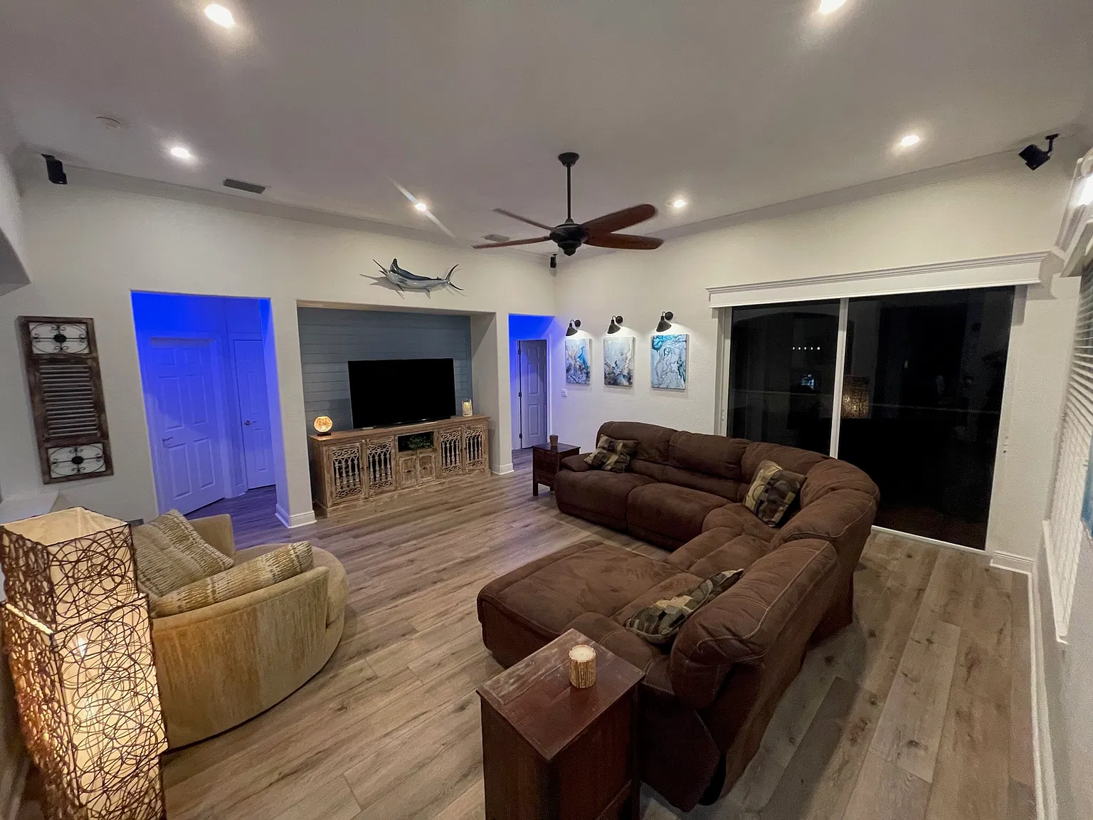 3 bed, 2564 sqft, $3,950 — Photo 3