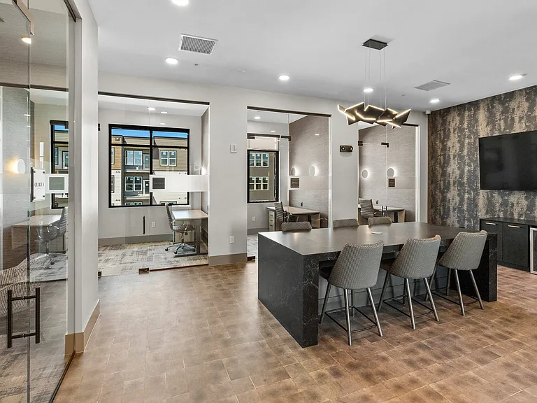 Northwest Crossing Apartment Homes — Photo 8