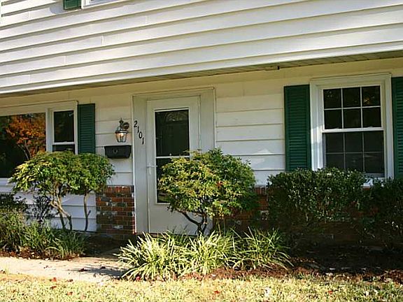 4th image of 2101 Swallow Ln