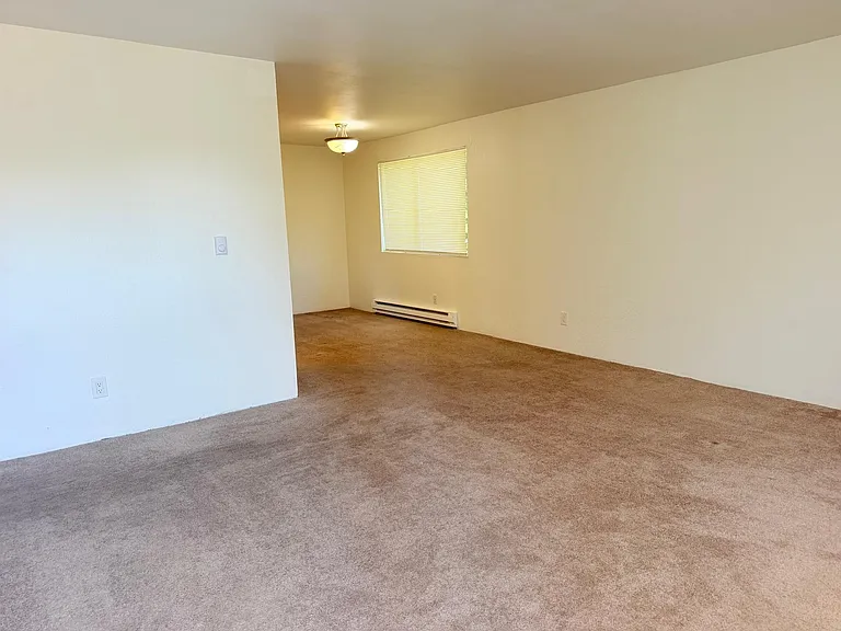 14526 NE 6th Pl #4 — Photo 3