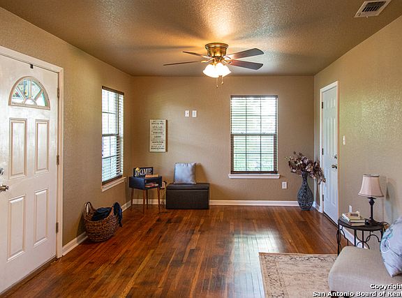 5th image of 538 Cravens Ave