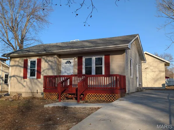 1125 Meadow Dr, Cottage Hills, IL 62018