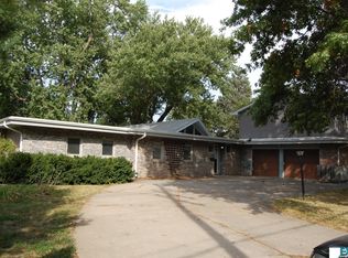 1315 N Delaware Ave, York, NE 68467