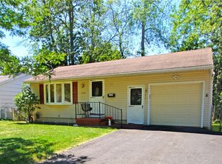 209 Ridgewood Rd, Rochester, NY 14626