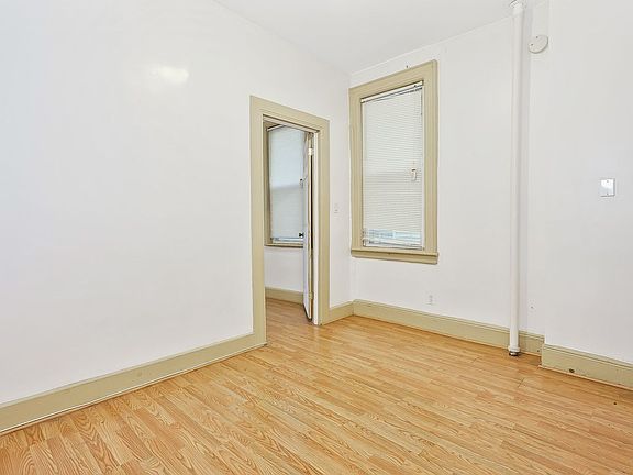 4th image of 76-07 Cooper Ave
