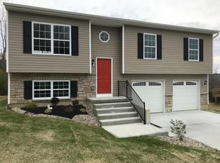 121 Scott St, Cleves, OH 45002