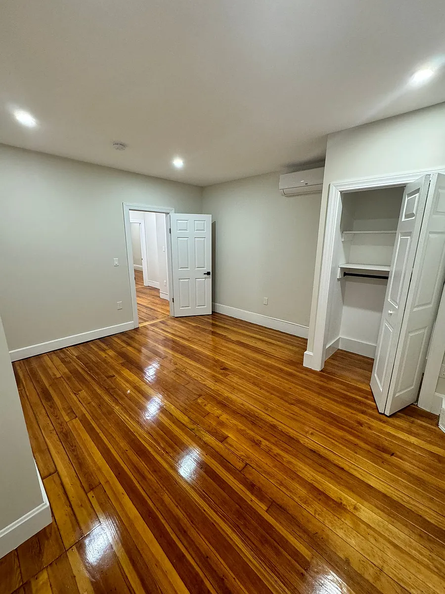 Building Photo - 44 Saxton St #1