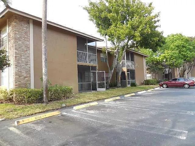 8393 Royal Palm Blvd #102 — Photo 25