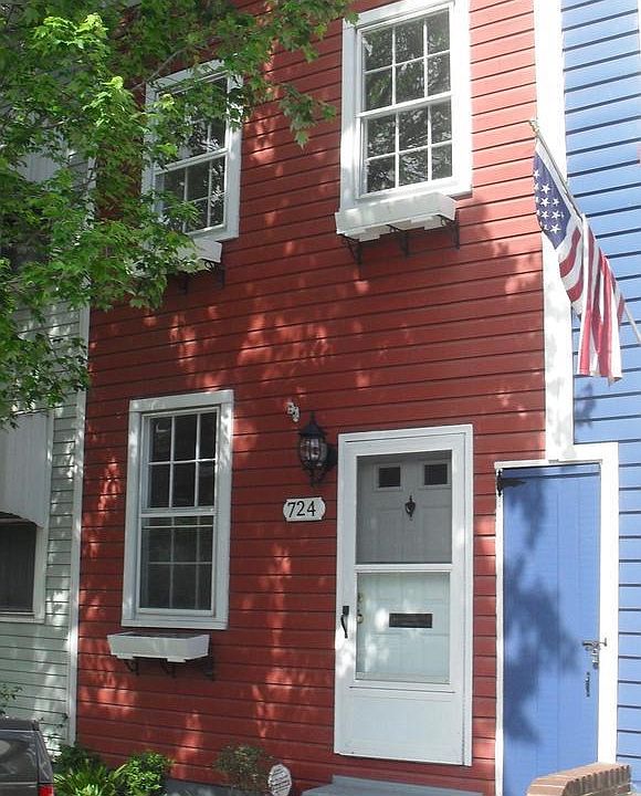 1st image of 724 N Columbus St