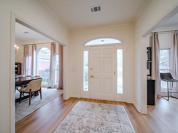 3rd image of 58 Sweetwater Dr