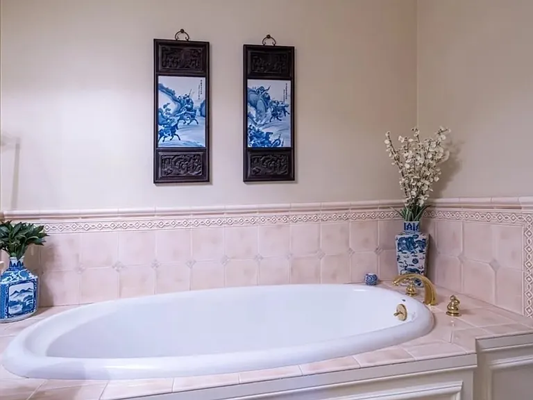 68 Charles Ct — Photo 15