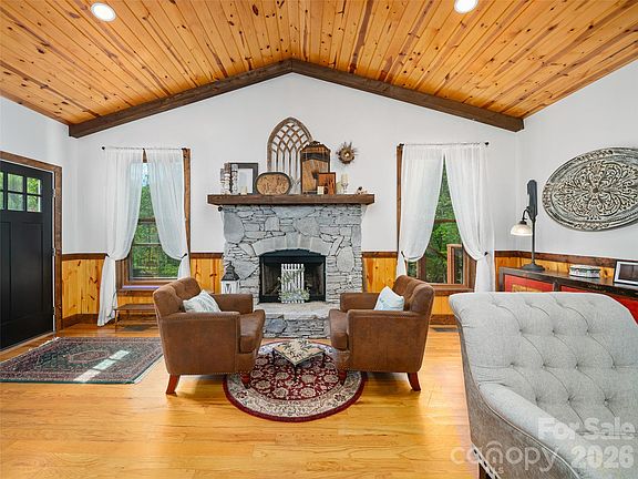 3rd image of 101 Waterwheel Dr