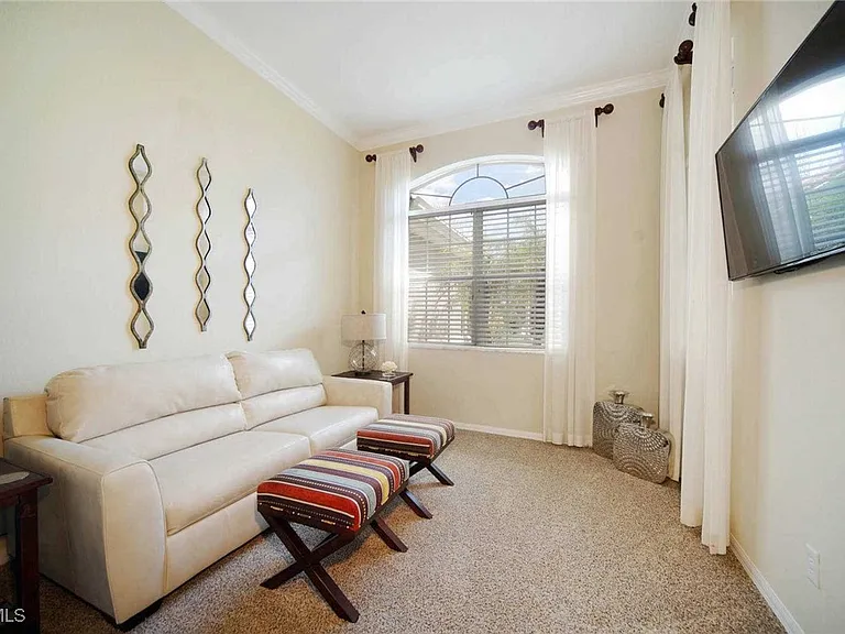4808 SW 5th Pl — Photo 8
