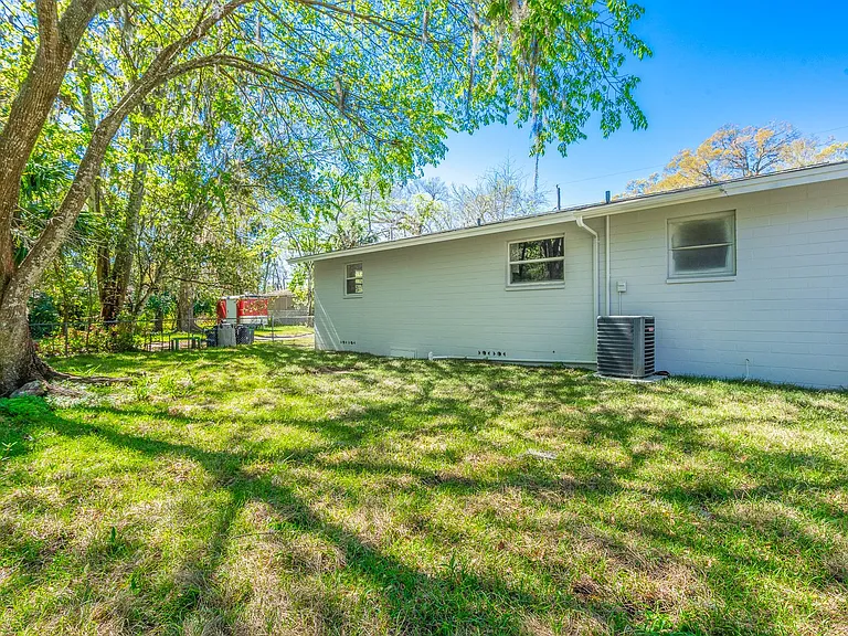 1707 Evergreen St — Photo 34