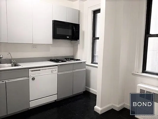 Rented by Bond New York | media 7