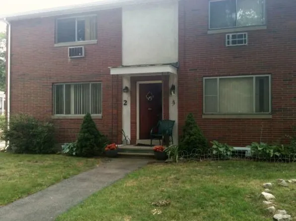 4 Bishop Dr, Framingham, MA 01702
