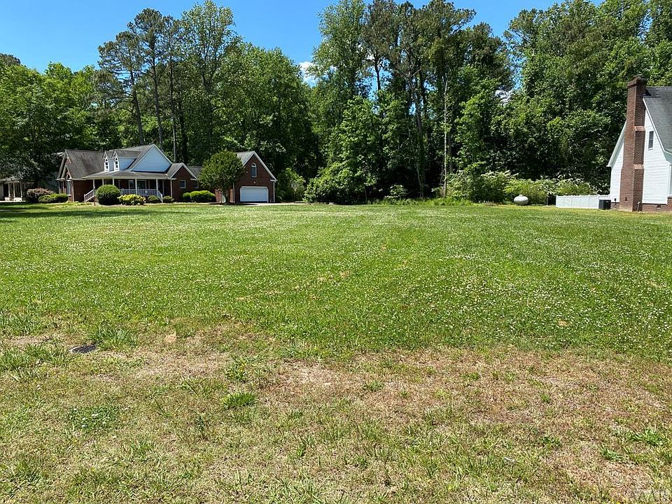 1st image of 803 Small Dr