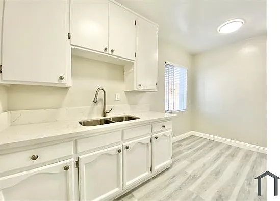 8911 S Figueroa St #1 — Photo 6