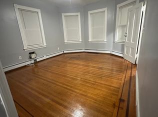 106 Taylor St #1, Providence, RI 02907