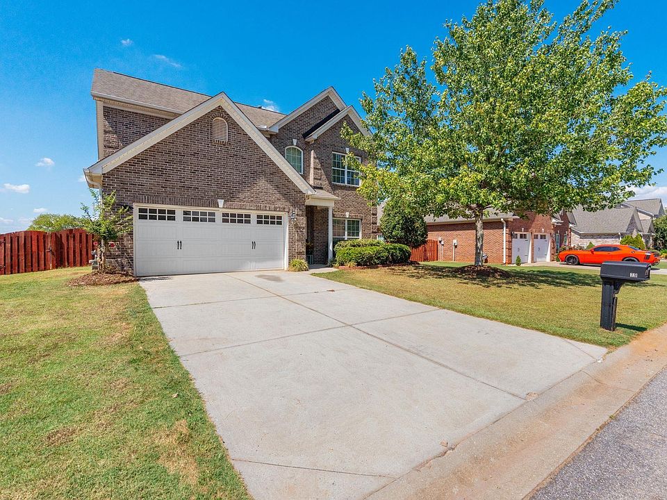 1st image of 19 Fawn Hill Dr