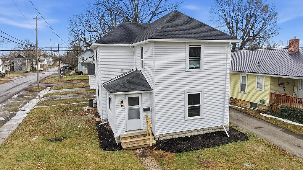 602 Uncapher Ave photo 1