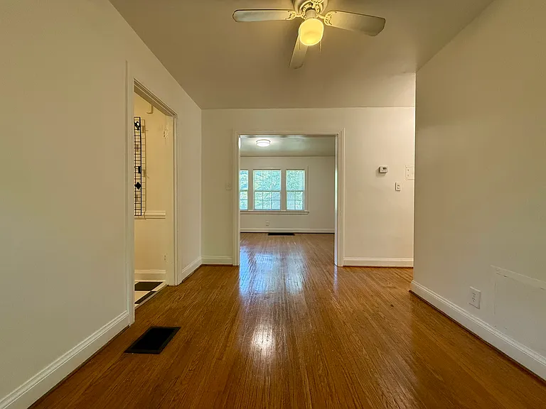 2466 Grinstead Dr — Photo 31