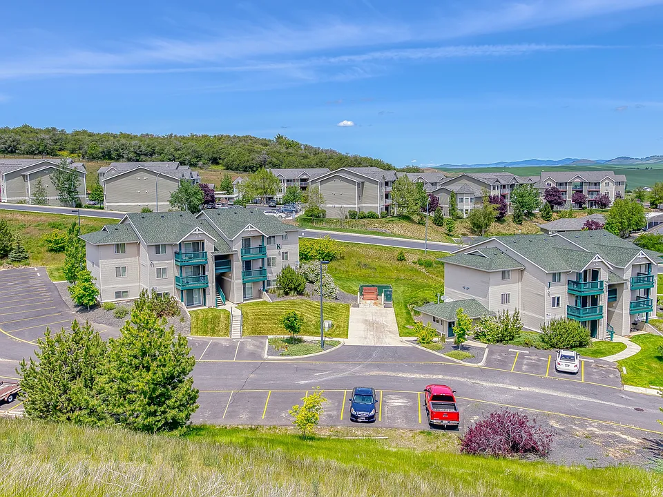 Pine Ridge Apartments