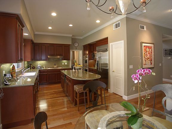 Gourmet Kitchen