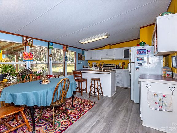 5th image of 118 Josiah Ln #7