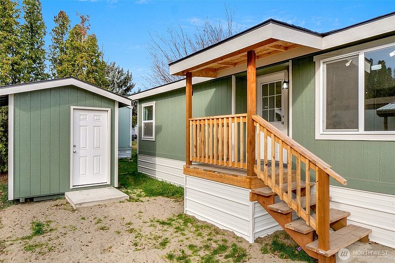 5th image of 4815 NE Airway Drive #128